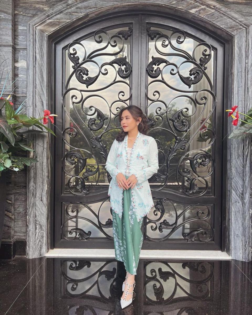 Prilly Latuconsina (instagram.com/prillylatuconsina96)