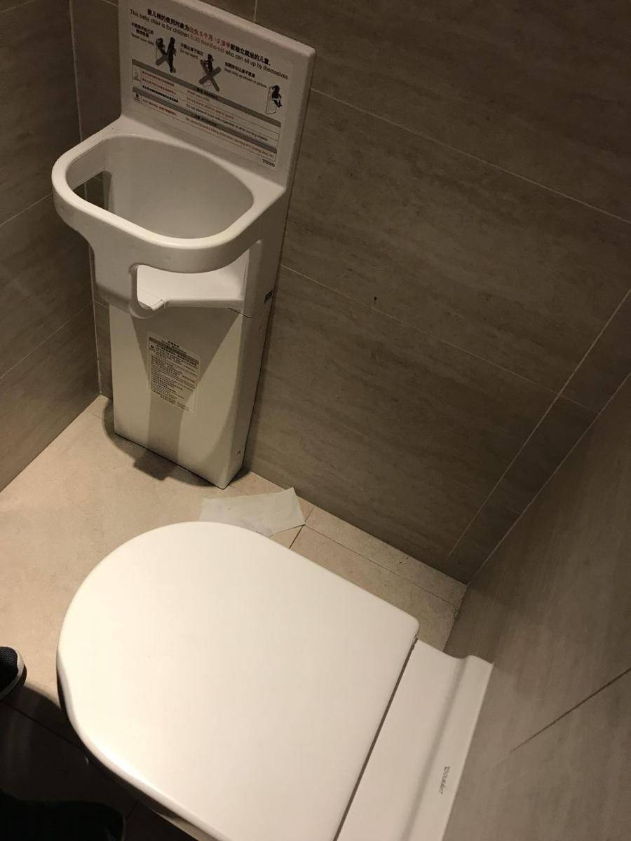 potret fasilitas unik di toilet umum (reddit.com/user/Anotheryoma)