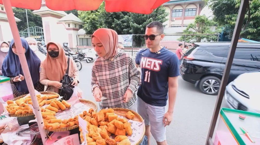 Citra dan Rezky nyari takjil (YouTube.com/Ciky Citra Rezky)