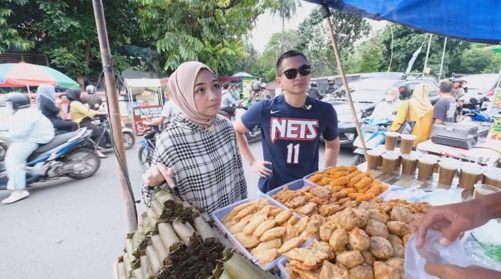 Citra dan Rezky nyari takjil (YouTube.com/Ciky Citra Rezky)