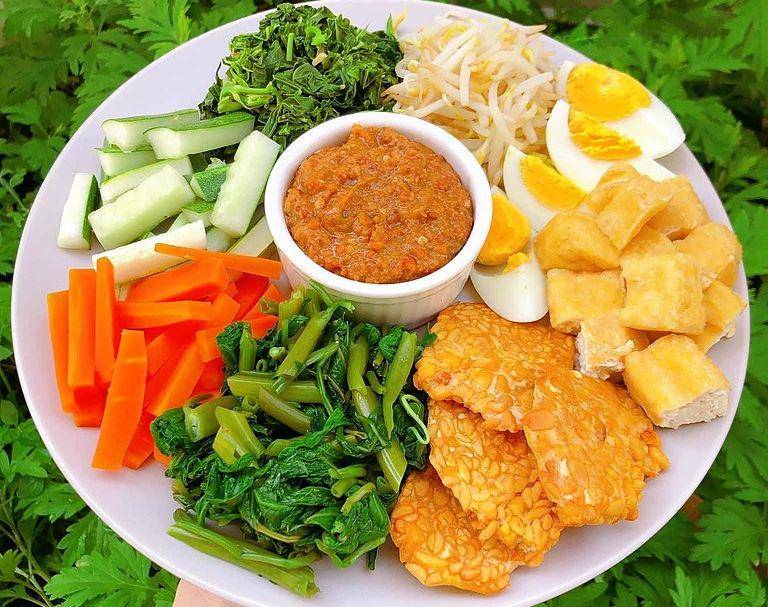 gado-gado (commons.wikimedia.org/Puiyean88)
