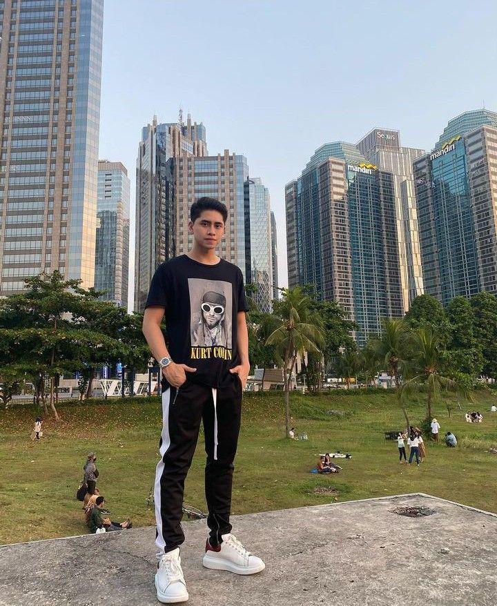 outfit black mamba ala Athalla Naufal (instagram.com/athallanaufal7)