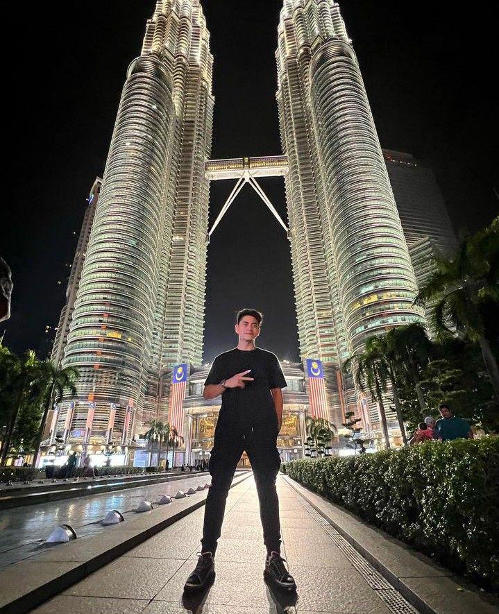 outfit black mamba ala Athalla Naufal (instagram.com/athallanaufal7)