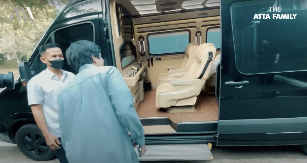 momen Atta dapat kejutan dari Gen Halilintar (youtube.com/attahalilintar)