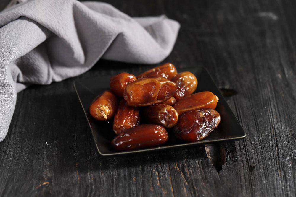 kurma (vecteezy.com/Ika Rahma)
