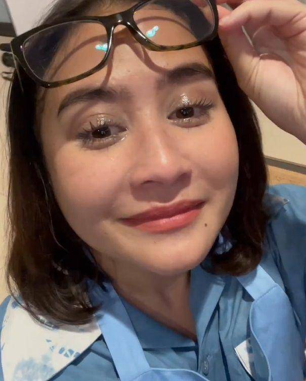 potret Prilly Latuconsina masak besar untuk bebagi (instagram.com/prillylatuconsina96)