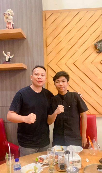 potret Vicky Prasetyo dan anak (instagram.com/vickyprasetyo777)