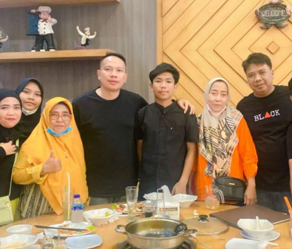 potret Vicky Prasetyo dan anak (instagram.com/vincent_reynald)