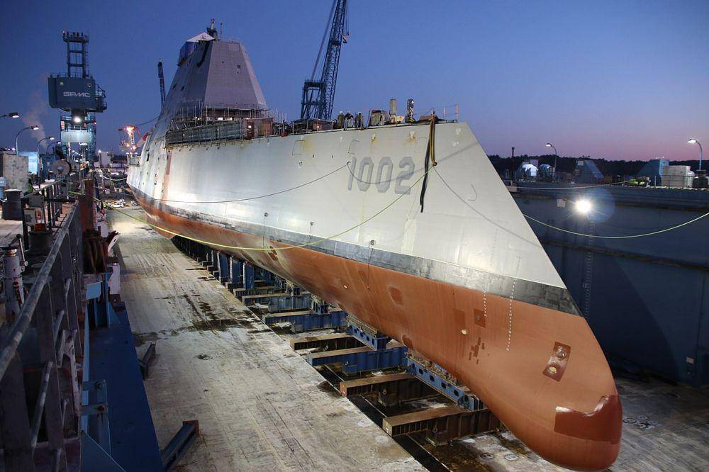 potret kapal perusak ke-3 dari kelas Zumwalt-USS Lyndon B. Johnson (DDG 1002) saat masih diproduksi di tahun 2018 silam (commons.wikimedia.org/Kristin S Mason)