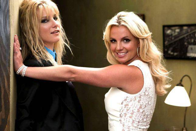 Heather Morris dan Britney Spears dalam serial Glee (dok. 20th Television/Glee)