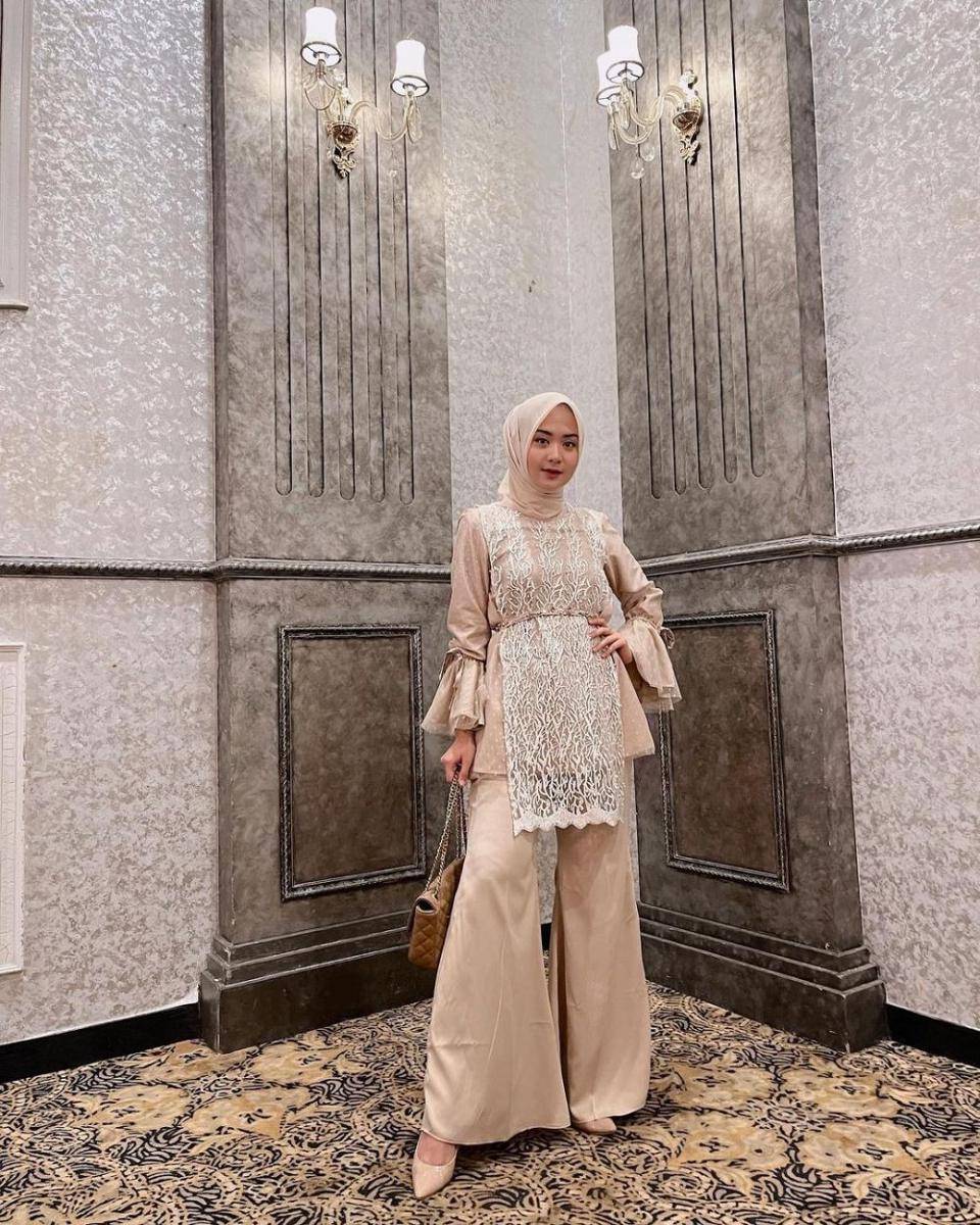 Outfit brokat. (instagram.com/dsyrhy)