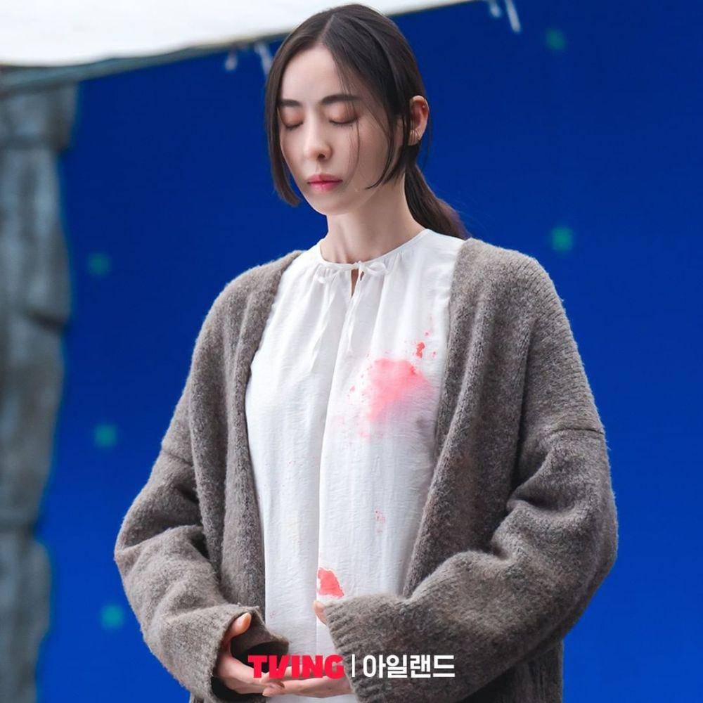 Lee Da Hee di drama Island 2 (instagram.com/tving.official)