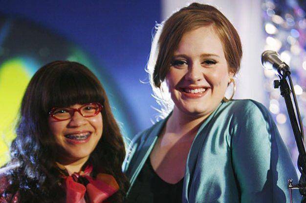 Adele (kanan) dalam serial Ugly Betty (dok. ABC Studios/Ugly Betty)