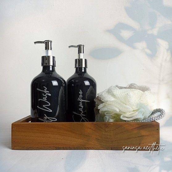 Hampers lebaran di bawah Rp100 ribu berupa paket botol sabun cair (Shopee.co.id/saninsa.id)