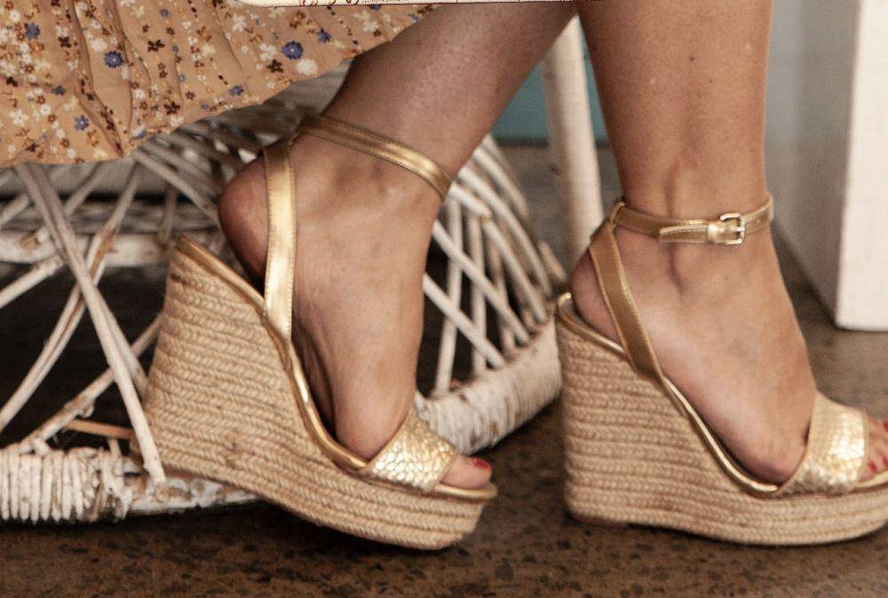 ilustrasi high heels (pexels.com/Karen Laårk Boshoff)