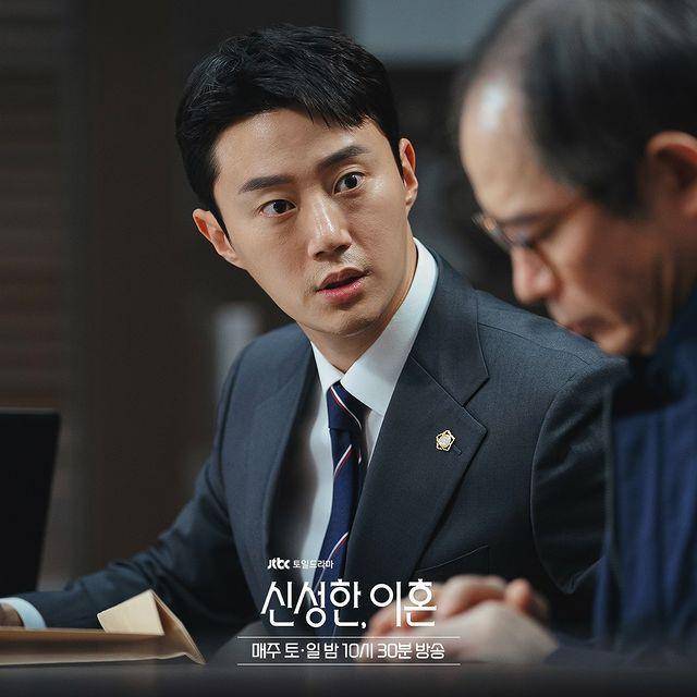 Still cut drama Korea Divorce Attorney Shin (Instagram.com/jtbcdrama)