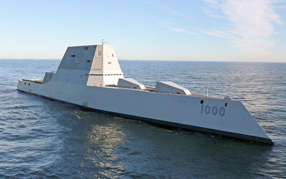 kapal perusak USS Zumwalt (DDG 1000) yang merupakan kapal pemimpin di kelas Zumwalt (commons.wikimedia.org/U.S. Navy and General Dynamics Bath Iron Works)