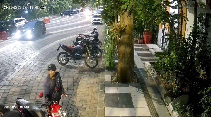 Pelaku curanmor milik ASN Pemkot Surabaya. (Dok. Istimewa).