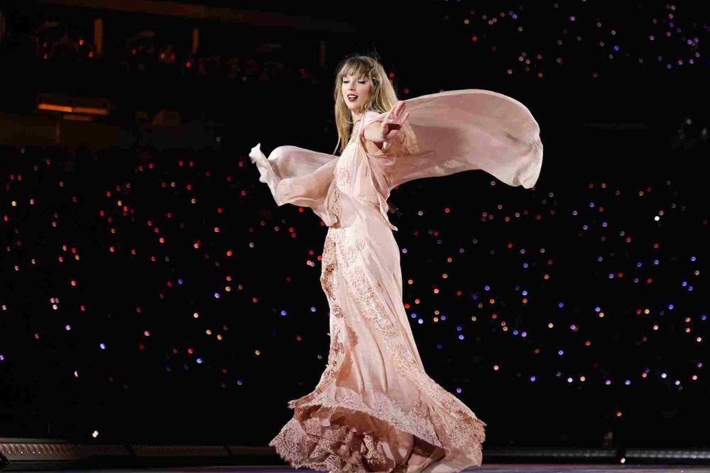 10 Lagu Putus Cinta Terbaik Taylor Swift, Temani Galaumu!