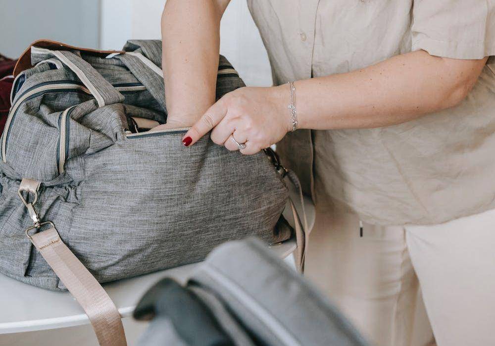 Ilustrasi diaper bag (pexels.com/sarah-chai)