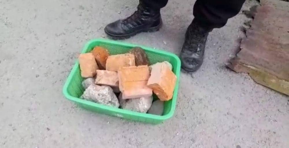 Batu yang diamankan dari lokasi penggerebekan. (Istimewa)