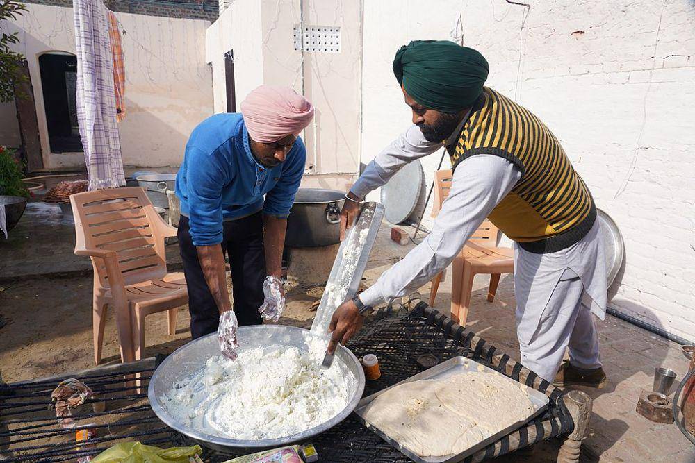 ilustrasi persiapan makanan kurang higienis (commons.wikimedia.org/Satdeep Gill)