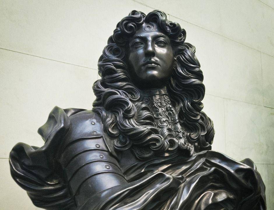 Patung Louis XIV, Raja yang mewakili puncak kekuasaan monarkhi absolut (pixabay.com/ibudiallo)