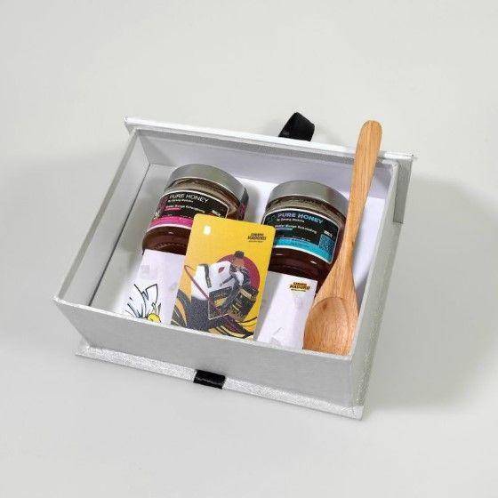 Hampers lebaran di bawah Rp100 ribu berupa madu murni (Shopee Mall/sarangmaduku.official)
