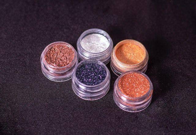 Glitter (pexels.com/Anderson Guerra)