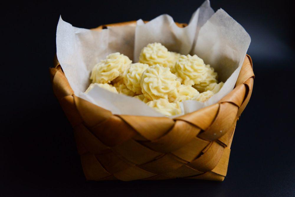 Resep Kue Sagu Keju Lembut dan Lumer yang Bikin Ketagihan