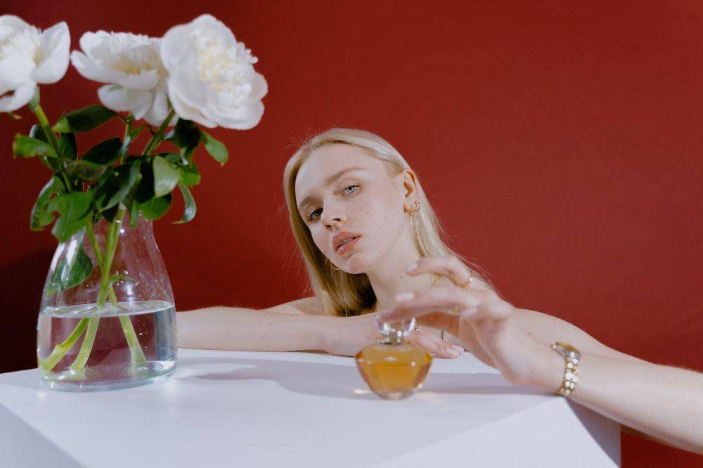 ilustrasi hair perfume (pexels.com/MART  PRODUCTION)
