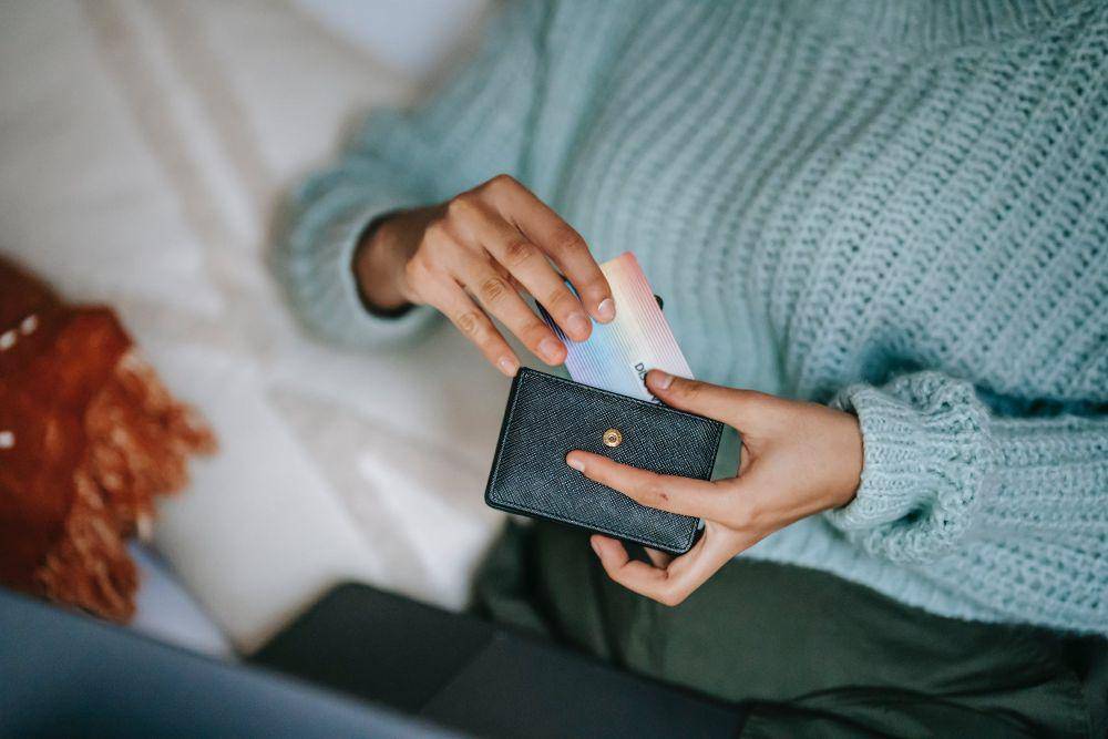 Ilustrasi dompet koin (pexels.com/liza-summer)