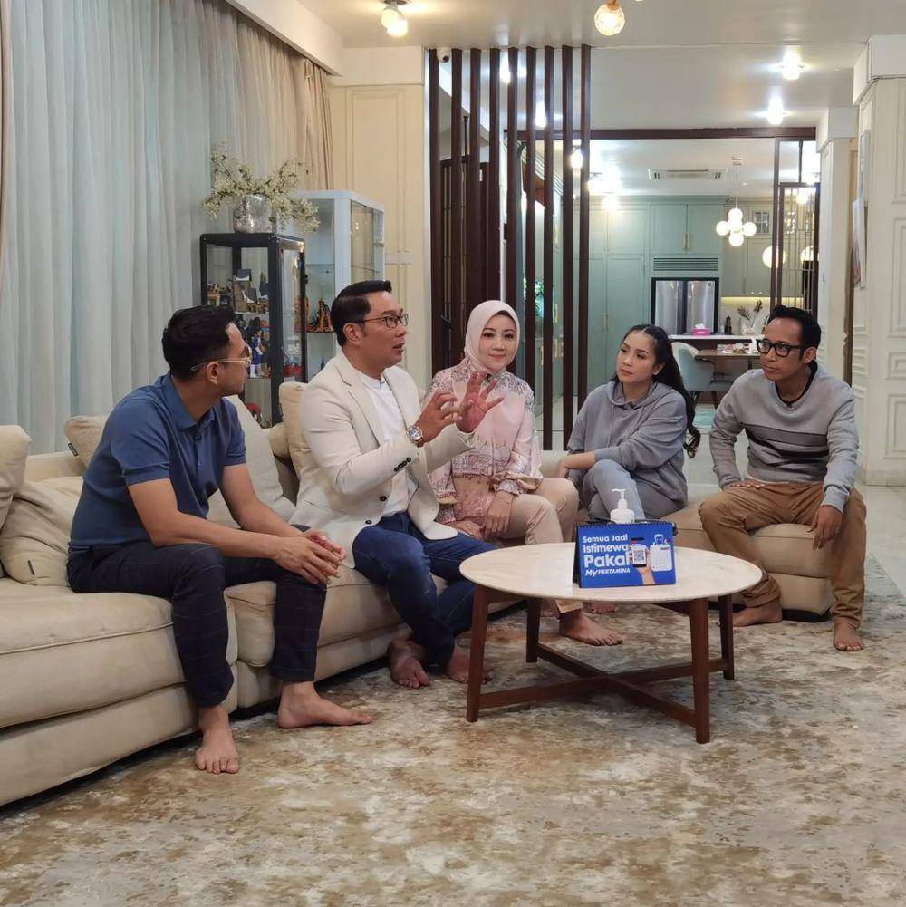 potret Raffi Ahmad dan keluarga (instagram.com/saurans_dinet)