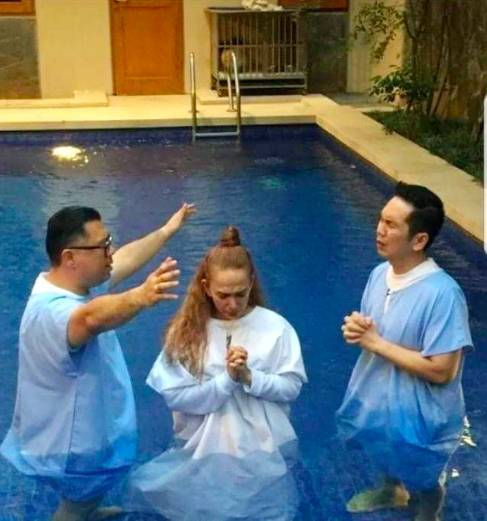 potret Kiky Fatmala dibaptis (instagram.com/qq_fatmala)