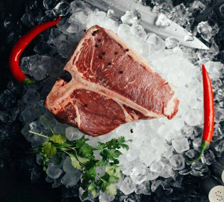 daging (unsplash.com/Victoria Shes)