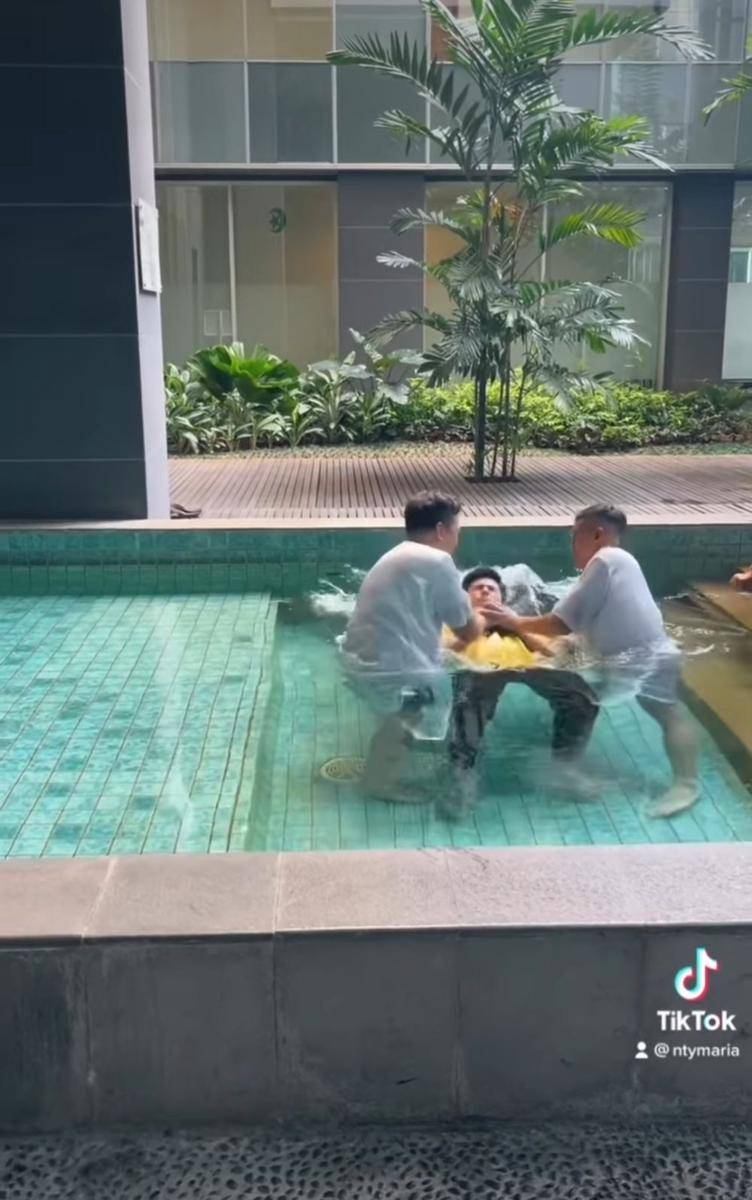 Rayn Wijaya pacar Ranty Maria dibaptis (TikTok.com/ntymaria)