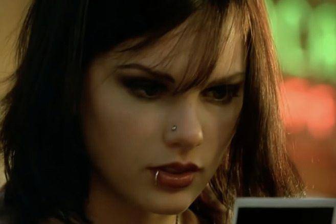 Taylor Swift dalam serial CSI: Crime Scene Investigation (dok. CBS Productions/CSI: Crime Scene Investigation)