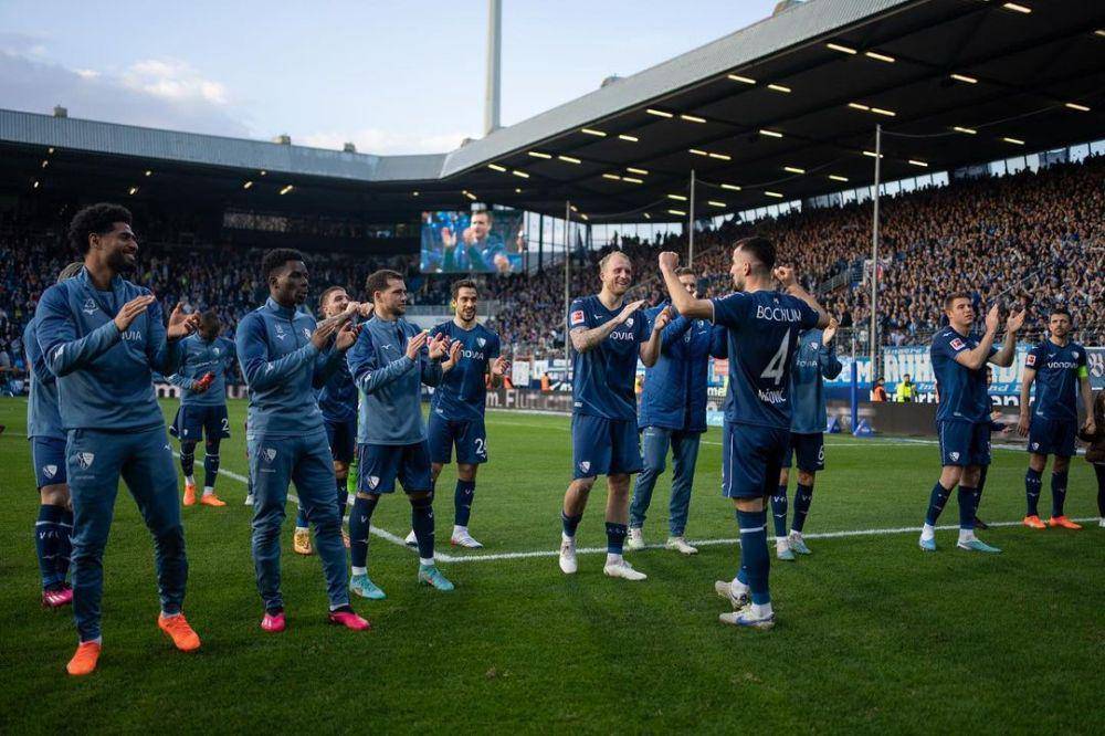 Pemain VfL Bochum saat merayakan kemenangan. (instagram.com/vflbochum1848.official)