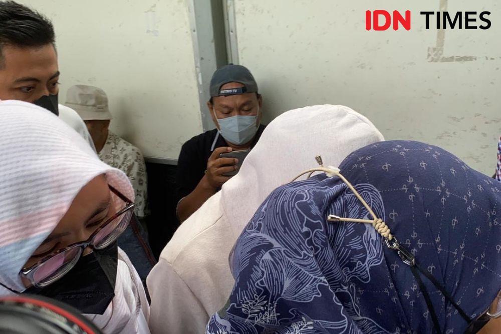 Terdakwa kasus penganiayaan berat berencana sekaligus mantan pacar Mario Dandy, AG (15) tiba di Pengadilan Negeri Jakarta Selatan. (IDN Times/Amir Faisol)