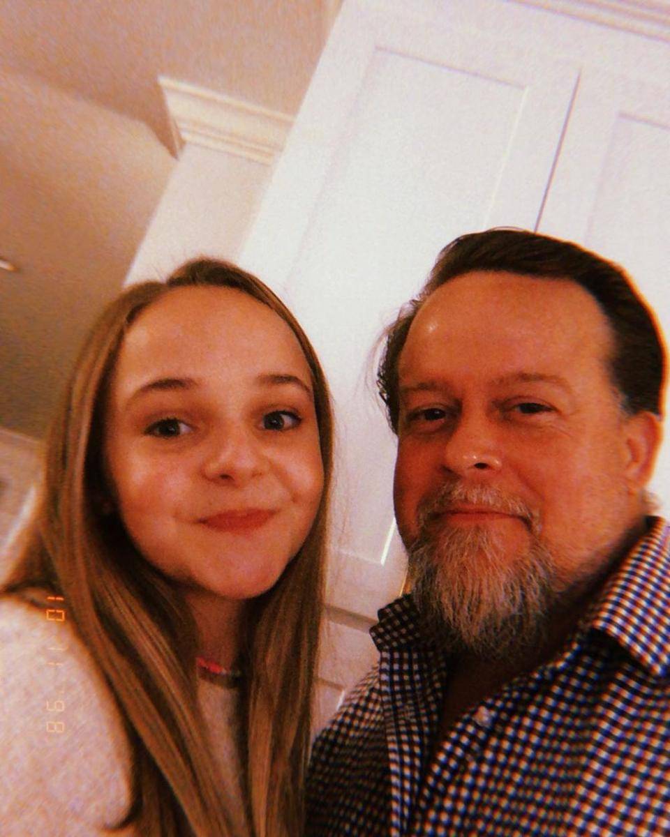 Abby James Witherspoon dan ayahnya (instagram.com/abbyjameswitherspoon)