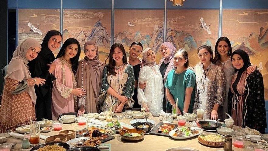 10 Potret Mewah Geng Cendol Buka Puasa Bareng, Namanya Juga Sosialita!