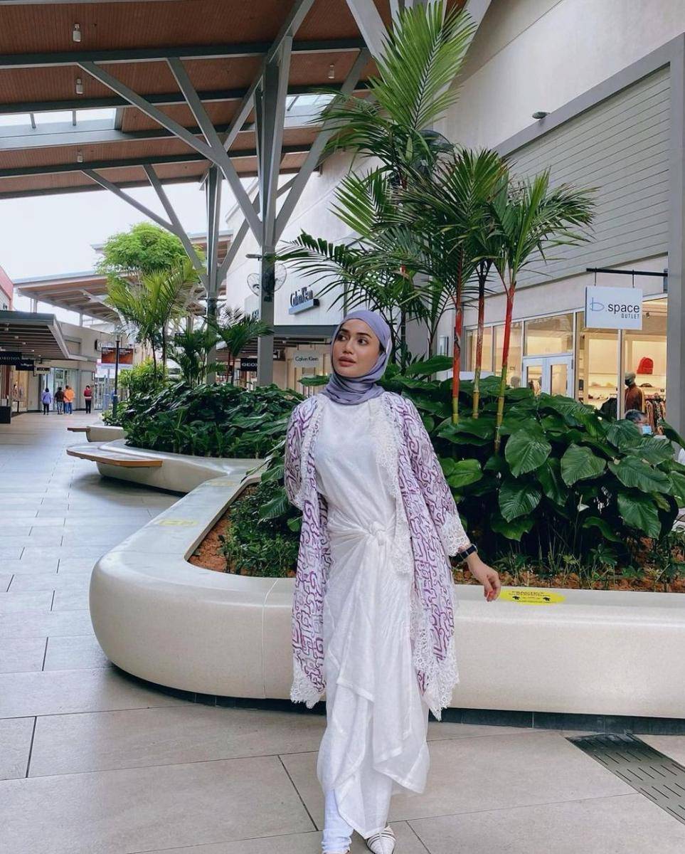 Gaya bukber ala Yuna Zainal (instagram.com/yuna_zainal)