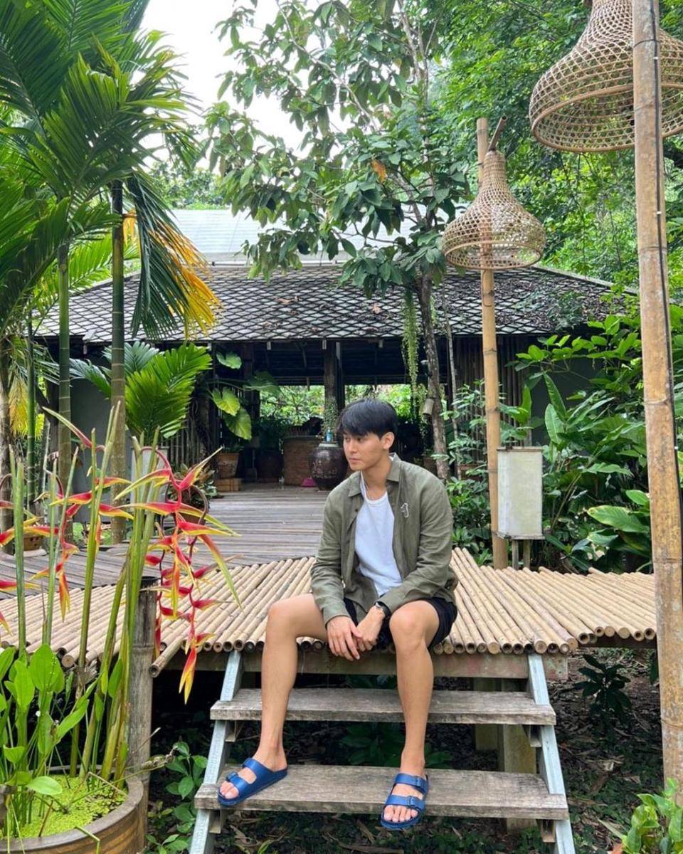 outfit nuansa hijau ala Ja Phachara (instagram.com/jjaajaaaa)