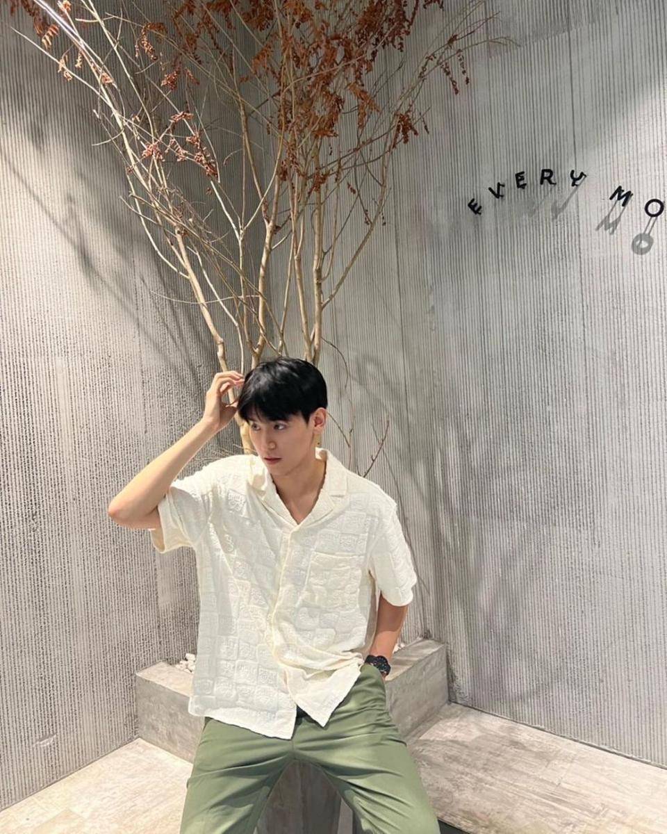 outfit nuansa hijau ala Ja Phachara (instagram.com/jjaajaaaa)