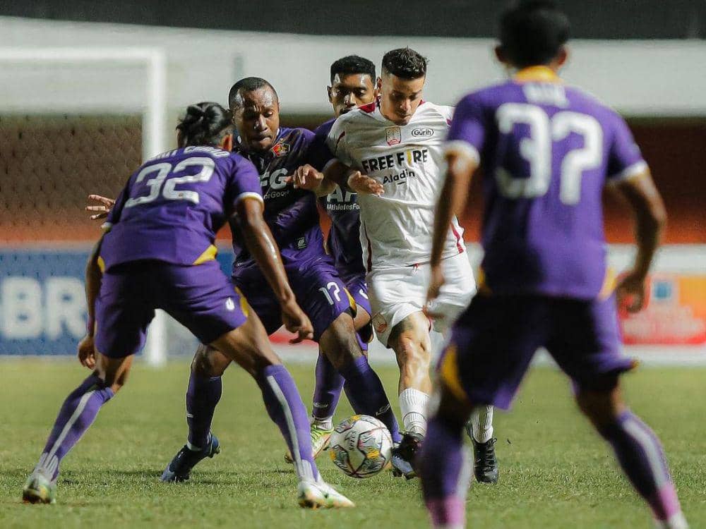 Persik Kediri saat menghadapi Persis Solo di putaran pertama Liga 1 2022/2023. (instagram.com/persisofficial)