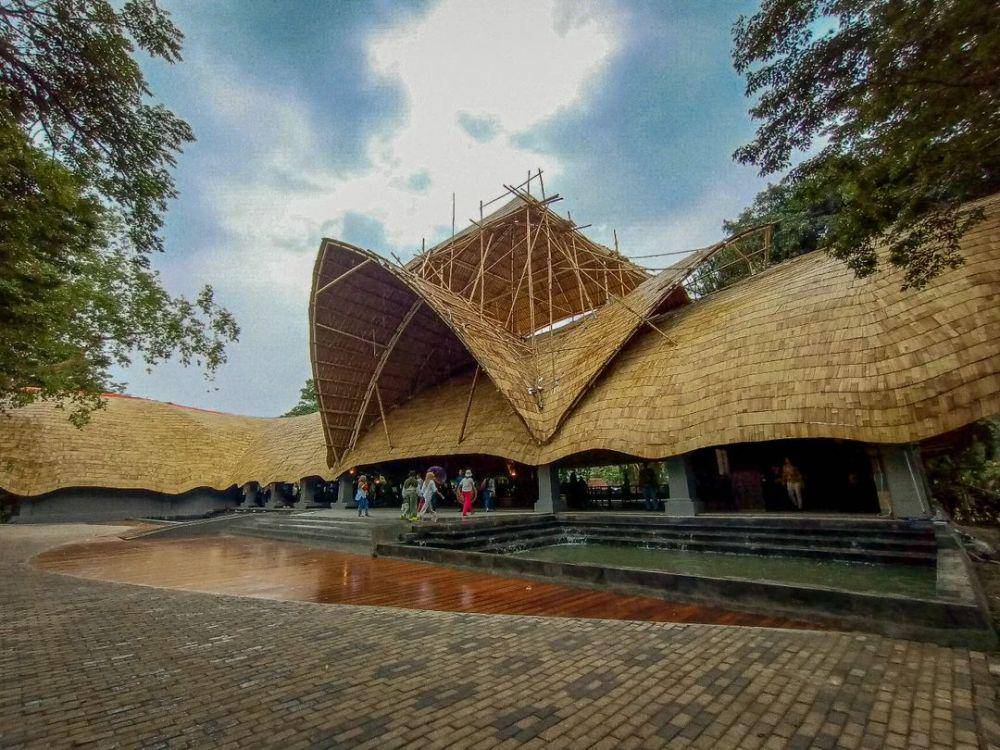 bangunan depan Solo Safari (instagram.com/arisstyono16)