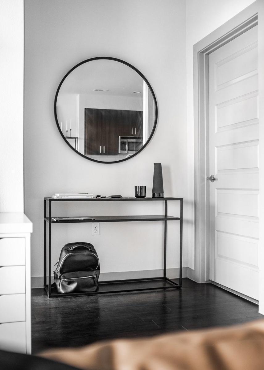 inspirasi entryway (unsplash.com/@andresjasso)