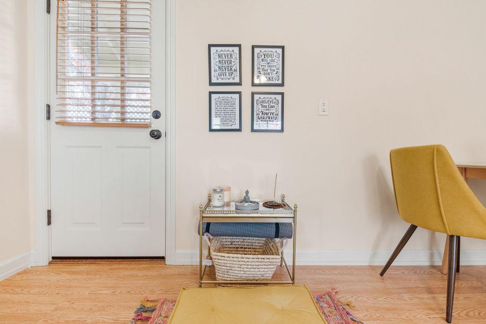 inspirasi entryway (unsplash.com/shiqyun)