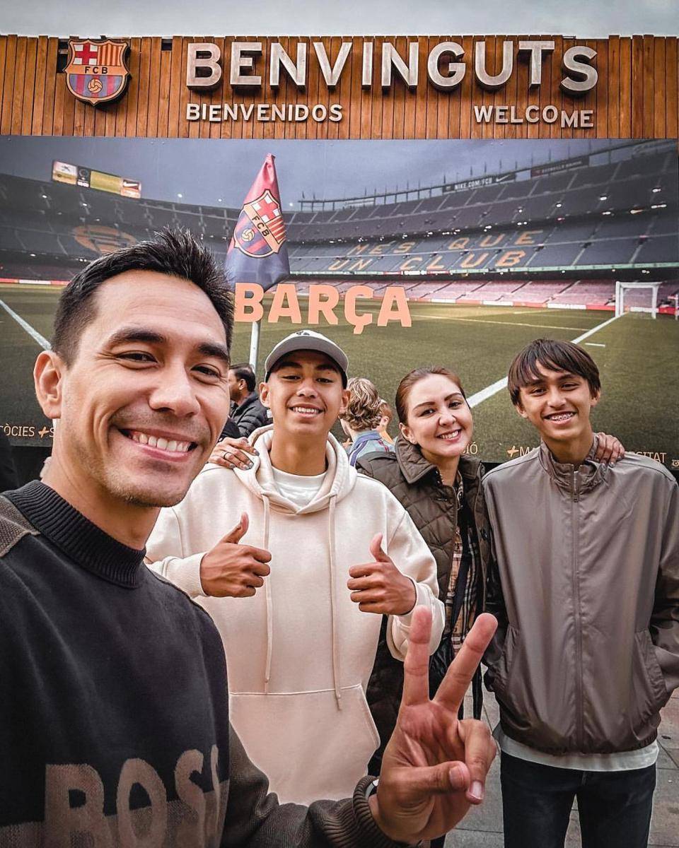 potret Donna & Darius jenguk anak di Akademi Sepak Bola (instagram.com/darius_sinathrya)
