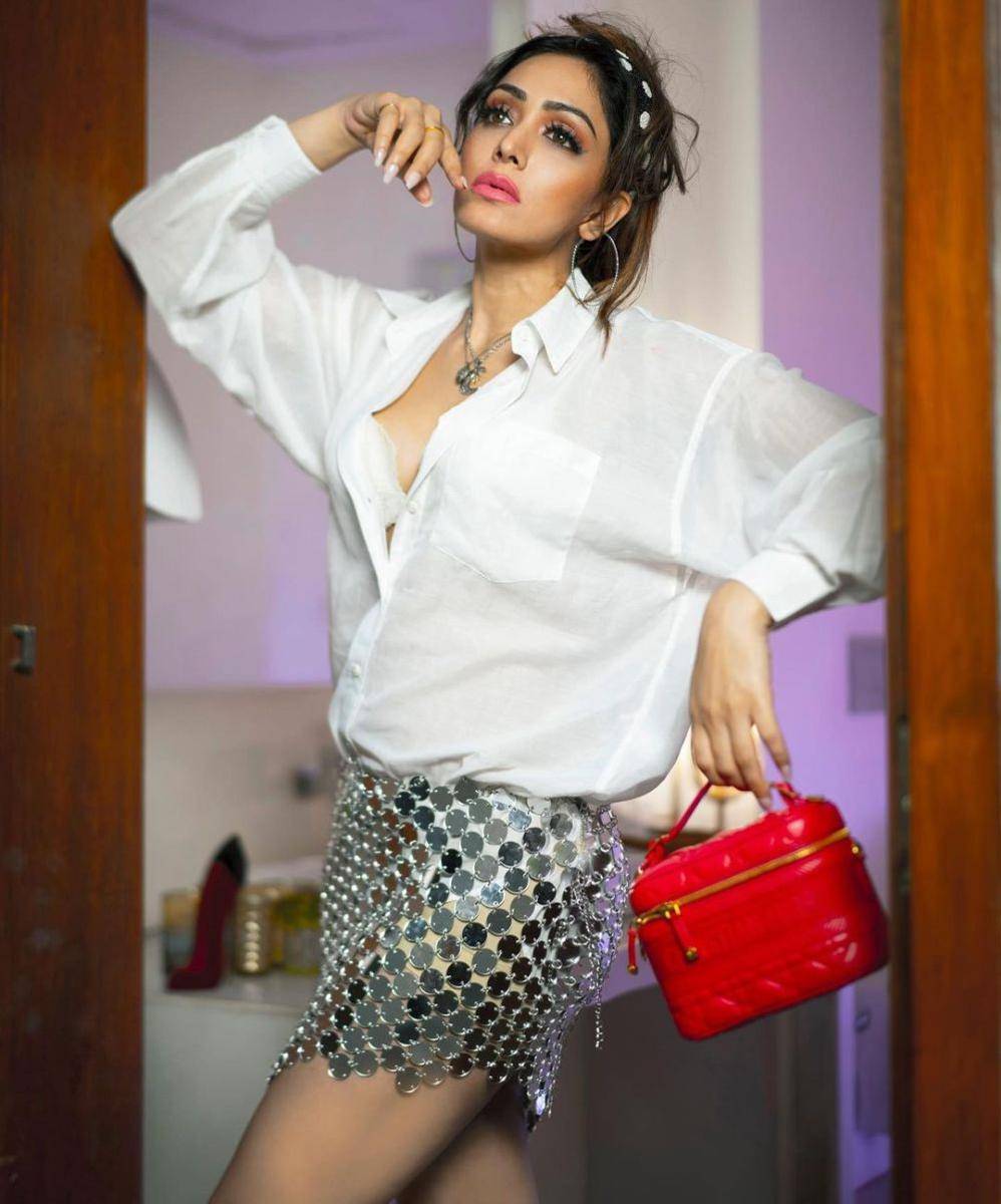 Khushali Kumar (instagram.com/khushalikumar)